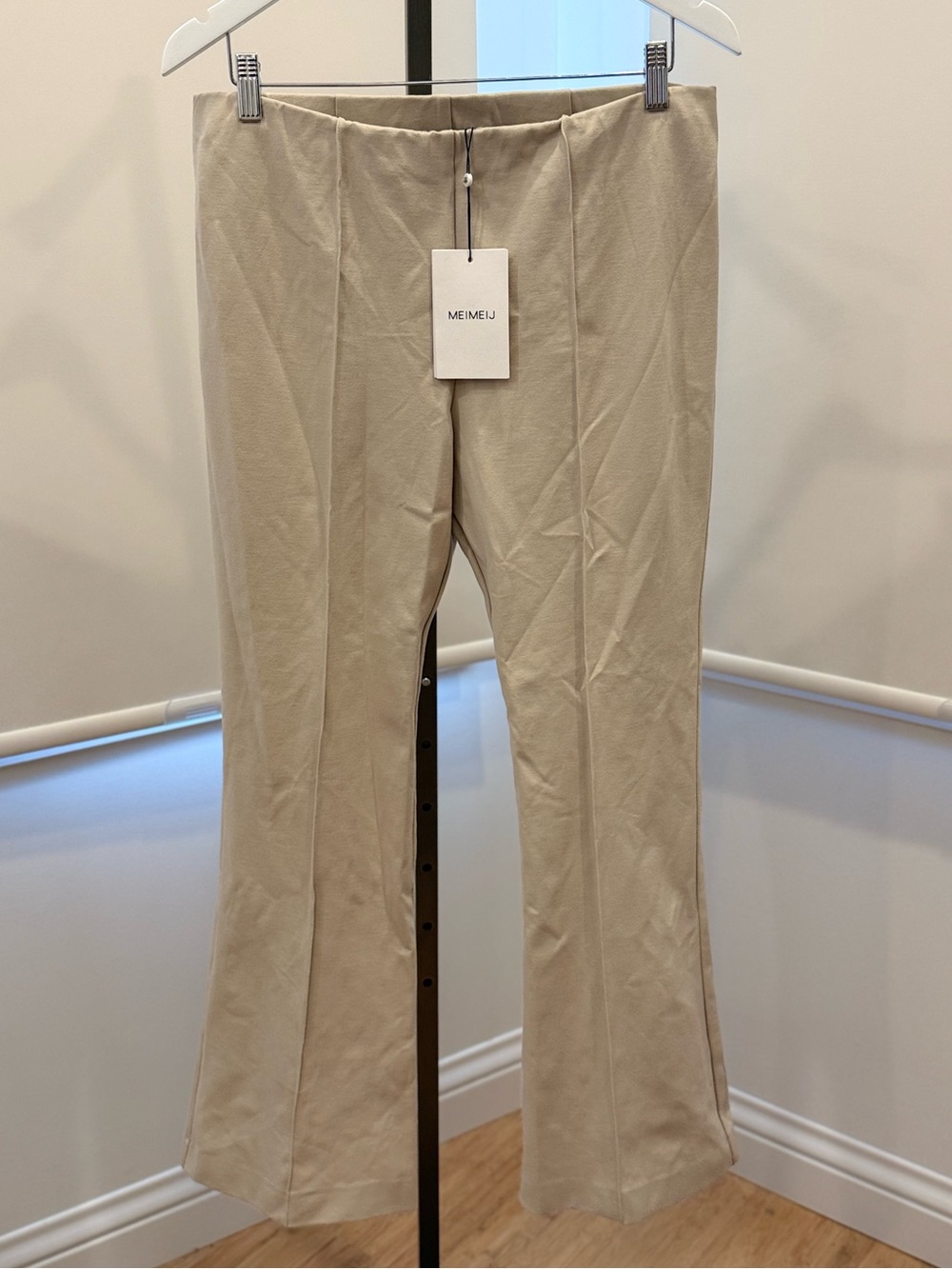 Meimeij Slim Flared Cropped Pant - Beige